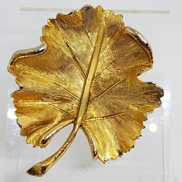 Vintage BSK Brushed and Polished Gold Stylized Leaf Pin Brooch - Picture 1 of 6